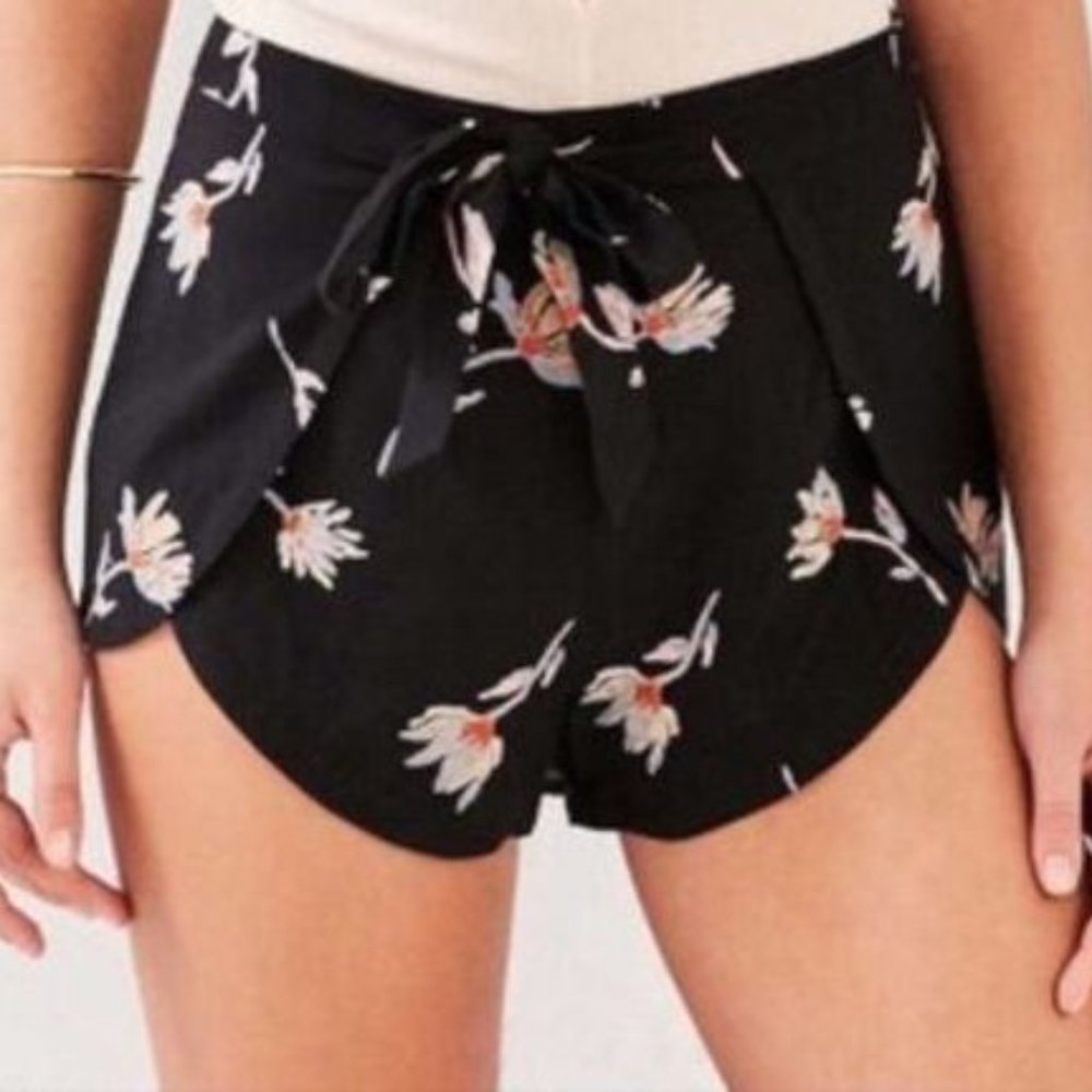 UO Kimchi Blue Whitney Floral Wrap Shorts